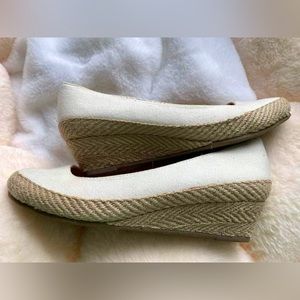 American Eagle wedge high heel shoes